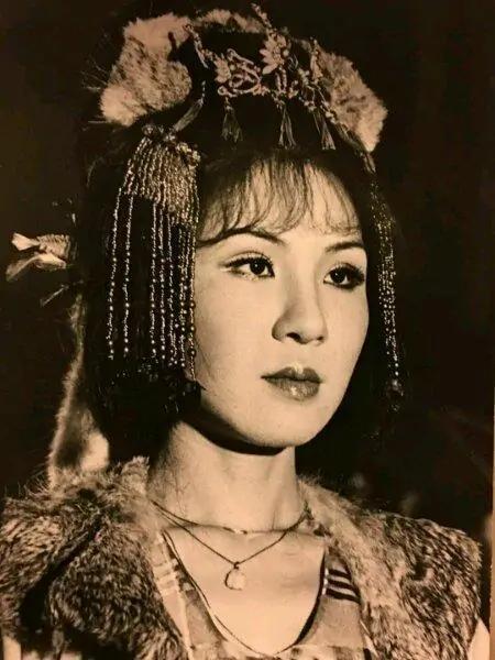 “西门大妈”杨钧钧样貌不好看?年轻时候的她却美得让人惊艳!