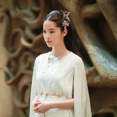 电视剧《大主宰》演员年龄:王源欧阳娜娜20岁,骆明劼有点意外