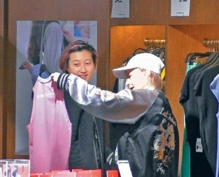 小龙女吴卓林出柜吴绮莉不介意 网友: 英伦对决打广告吗