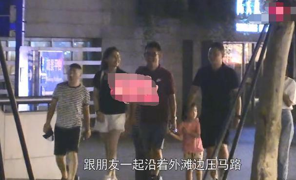 李响圈外老婆首曝光,颜值不输孙骁骁,小两口拍照秀恩爱狂撒狗粮