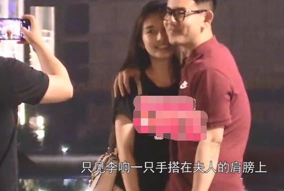 李响圈外老婆首曝光,颜值不输孙骁骁,小两口拍照秀恩爱狂撒狗粮