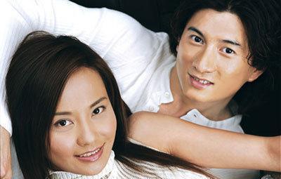 她是吴奇隆的前妻，颜值不输刘诗诗，与13岁继女如姐妹