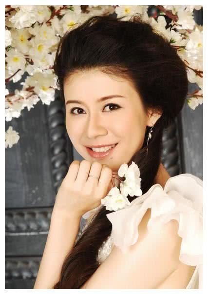 梁宏达的妻子竟然这么好看，央视著名主持人，婚姻幸福却选择丁克