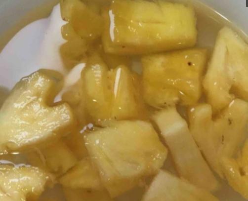 凉拌菠萝成了黑暗料理中的“逆袭之王”,味道不错,你喜欢吃吗