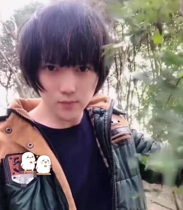 “葬爱家族”成员走红,看到正脸后,网友:每天被自己帅醒吧?