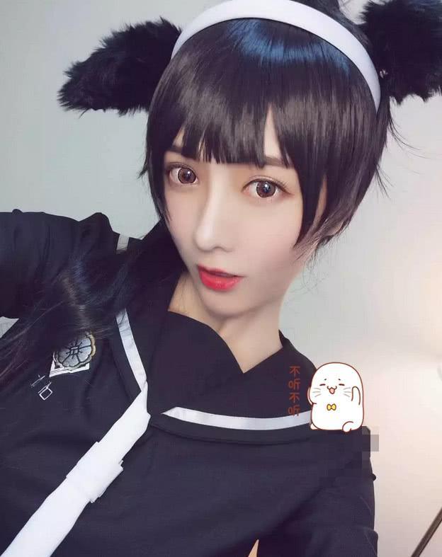 饺子君COS刀妹,却意外被“漫画腿”抢镜,网友:这腿有2米?