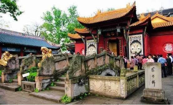 中国这一鬼城,白天人山人海晚上却无人敢来,你能猜到是在哪吗?