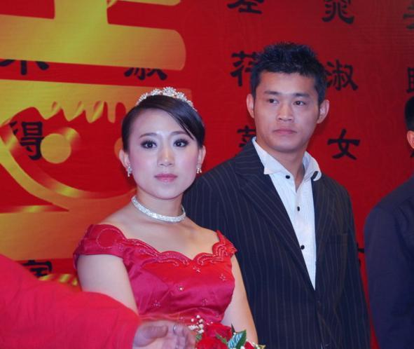 赵本山爱徒丫蛋违背师命强行离婚,网友:这回终于比小沈阳火了!