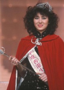 ​那些年的高丽虹，罕见剧照老照片，具有一副中西合壁的美丽容貌