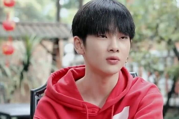 周震南曝光家庭内幕,弟弟意外出境,粉丝:这辈子就他了!