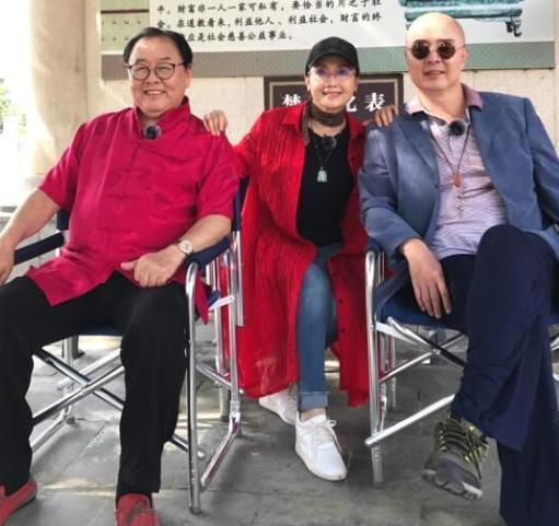 马德华和魏慧丽同框,猪八戒背媳妇还历历在目,时间都去哪儿了?