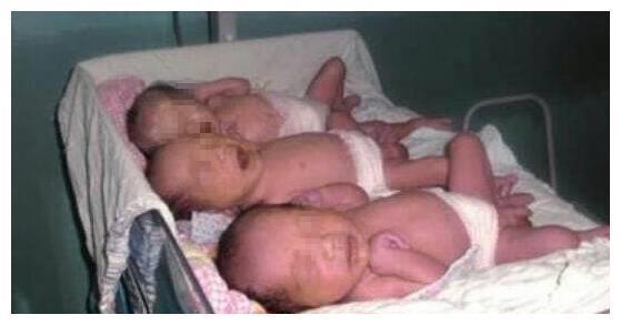 英国单亲妈妈单卵产下三胞胎,这高兴事却让家里的爸妈发愁了