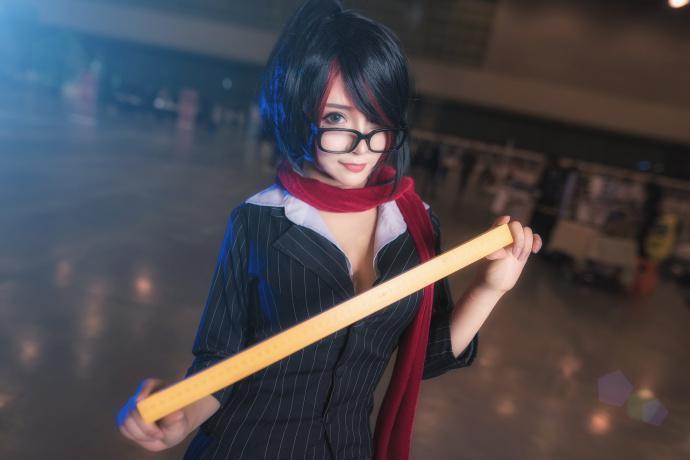 这样的LOL女校长cos,惹火迷人,网友要求补课!