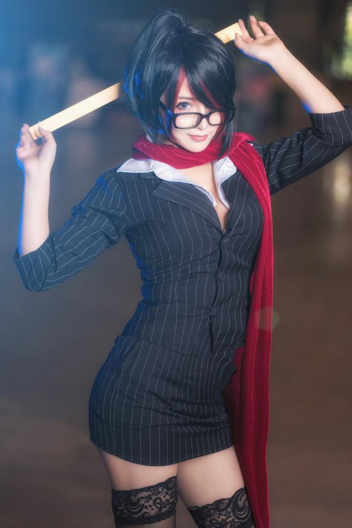 这样的LOL女校长cos,惹火迷人,网友要求补课!