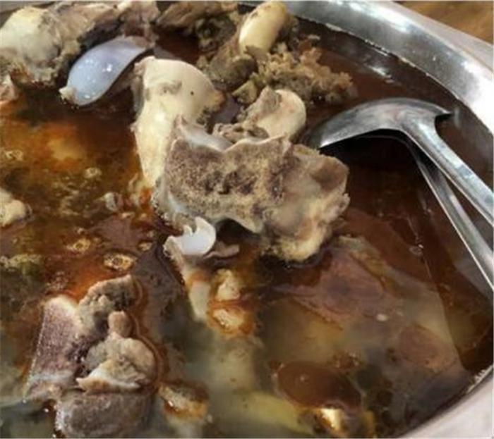 原本觉得自己赚到了,自助牛骨只要28块钱,结账时才发现被坑