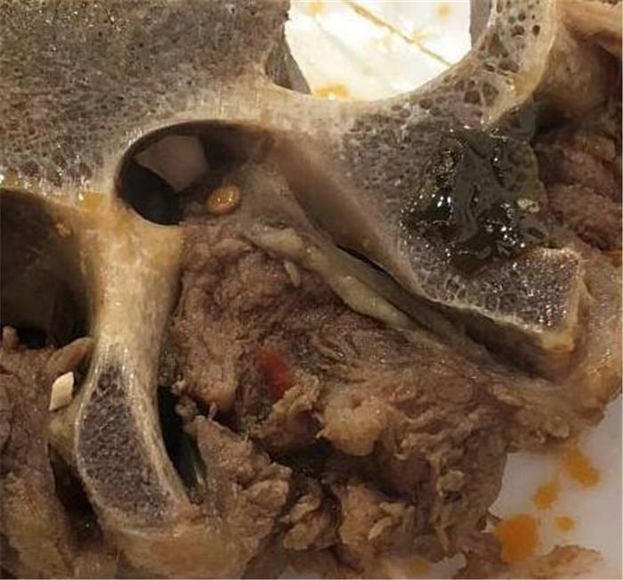 原本觉得自己赚到了,自助牛骨只要28块钱,结账时才发现被坑