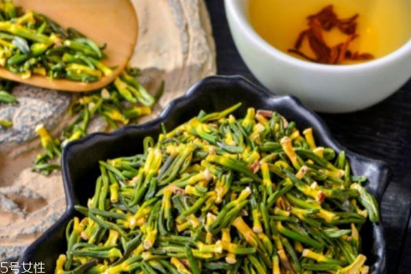 莲子心泡水能减肥吗 有一定的作用