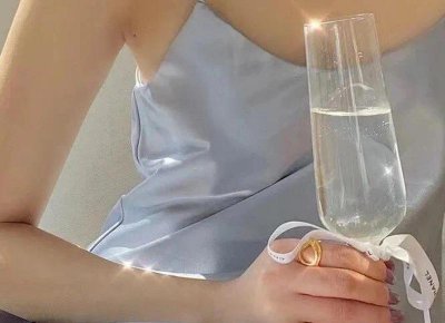 面对旧情人,男人有这6个行为,真的很没用,活该被骗