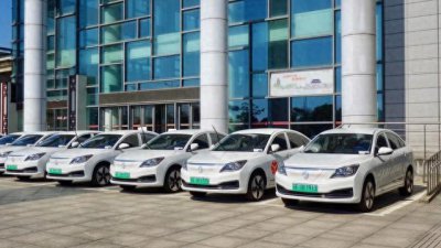 探寻魔都网约车司机的收入:每天12小时,全年无休,究竟能挣多少