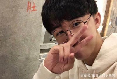 徐秉龙的《白羊》抄袭?词是抄的,吉他音是偷的,网友们都炸了!