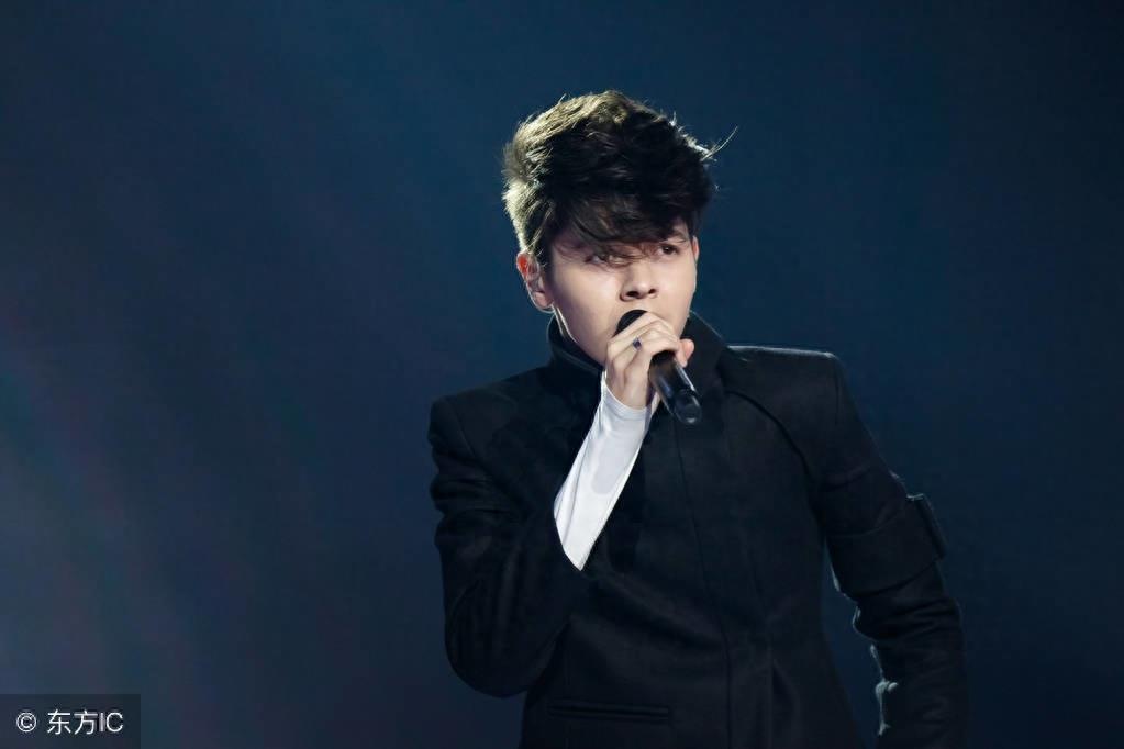 《歌手》神秘首发克里斯蒂安·科斯托夫何许人也?