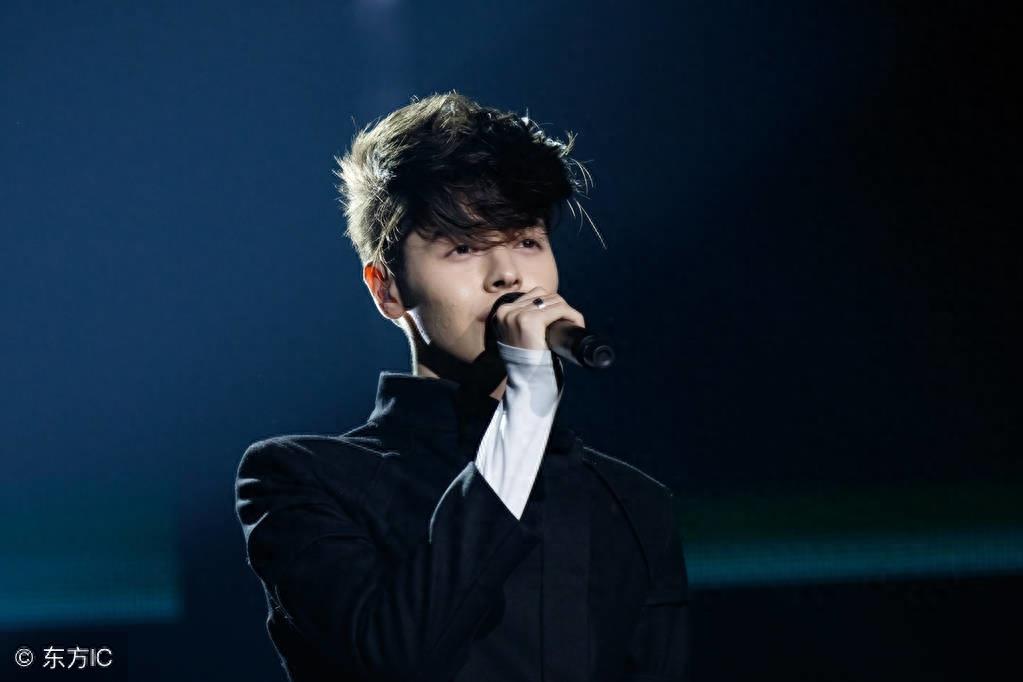 《歌手》神秘首发克里斯蒂安·科斯托夫何许人也?