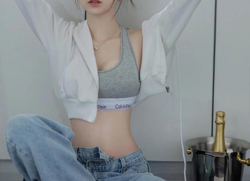 她没有爱抚过你这三个地方,说明她根本不在意你。 她没有爱抚过你这三个地方,说明她根本不在意你。