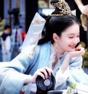 ​《白发》三大男主秀悲情，容齐为爱牺牲，傅筹出家，无忧能圆满？