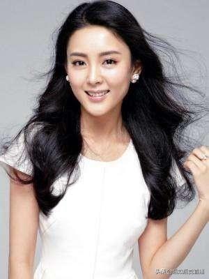 中国内地女演员小刘佳精彩照片欣赏,笑容甜美气质温婉