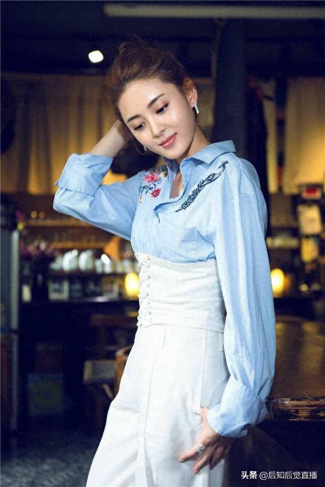 中国内地女演员小刘佳精彩照片欣赏,笑容甜美气质温婉