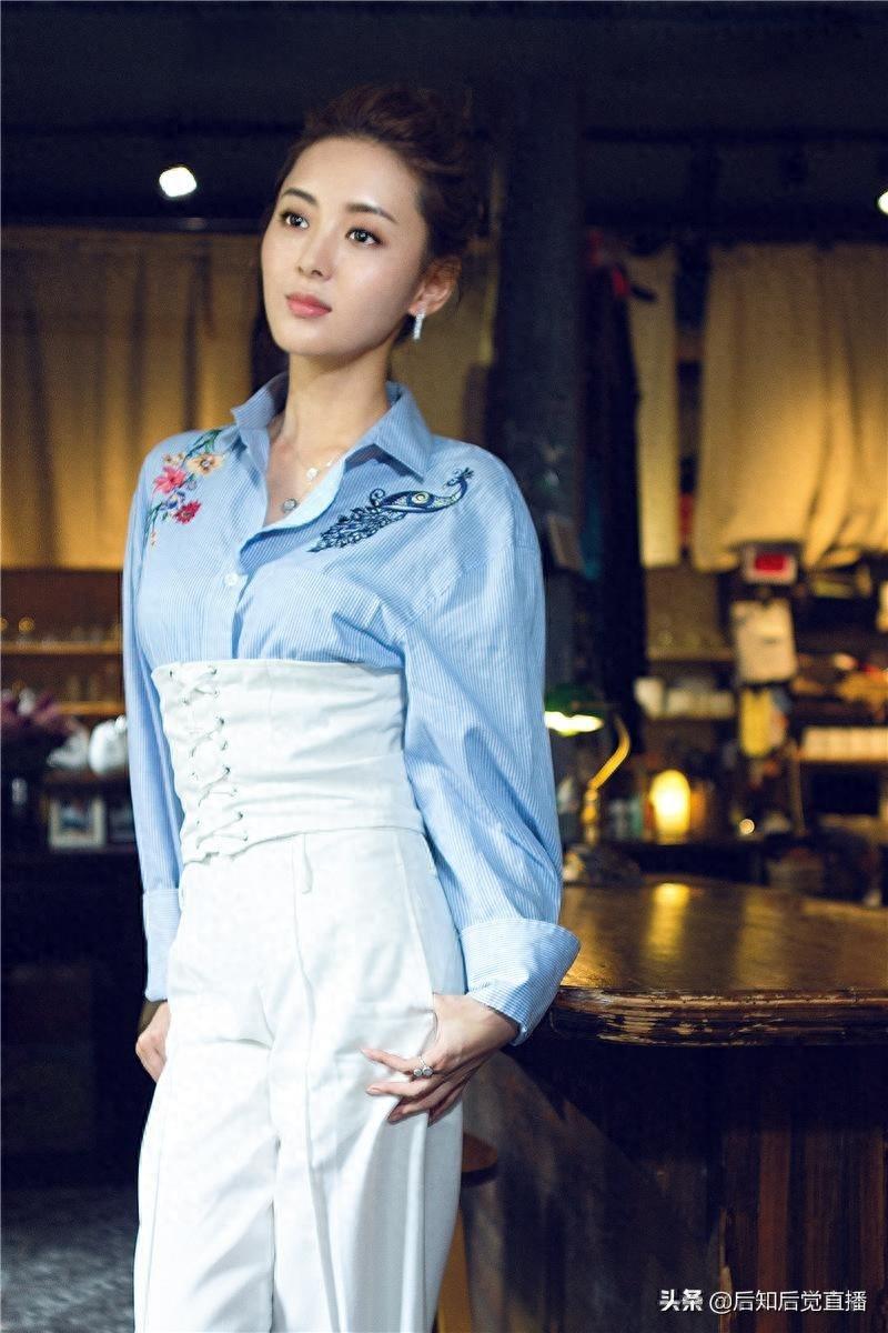 中国内地女演员小刘佳精彩照片欣赏,笑容甜美气质温婉