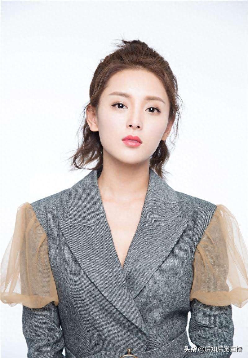 中国内地女演员小刘佳精彩照片欣赏,笑容甜美气质温婉