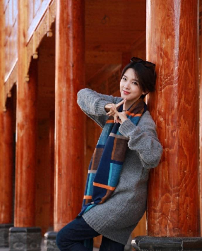 《无心法师》岳绮罗近照,气质独特,有灵气