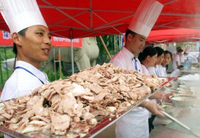 炖羊肉,忌讳放这2种调味料,否则汤色发黑,越炖膻味越大