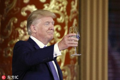 ​人民大会堂举行晚宴欢迎特朗普访华 特朗普举杯祝酒
