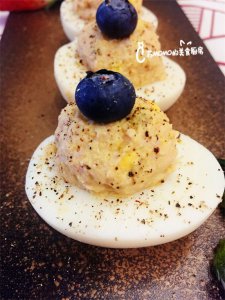 ​金枪鱼罐头的新吃法-金枪鱼鸡蛋盅