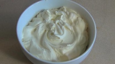 ​简单三步用牛奶做打发奶油，省事省钱还不快学