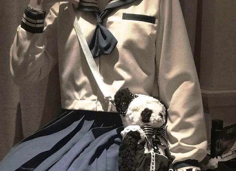 在婚姻里，真的是“贫贱夫妻百事哀”吗？