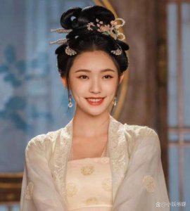 ​出道4年，宋威龙已经更换了3位女友，网友表示他如果多花点时间在提升演技上会