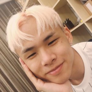 ​网红艾克里里：P完果然和外面的妖艳贱货不一样