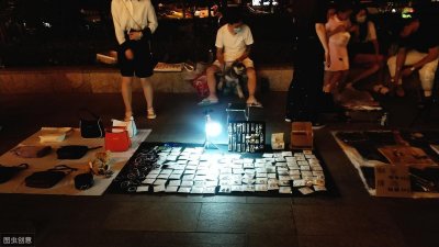 ​摆地摊真的很赚钱吗？