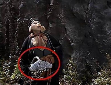 ​经典影视剧中的搞笑穿帮镜头大揭秘