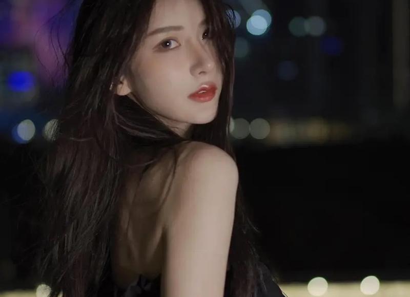 我为出轨女友包机回国千里捉奸