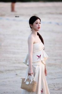 ​《闪耀的恒星》首播：虞书欣展现真实不做作，斩获零差评盛况