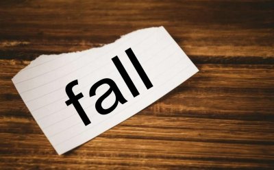 ​英语点滴积累：fall的过去式和用法例句辨析