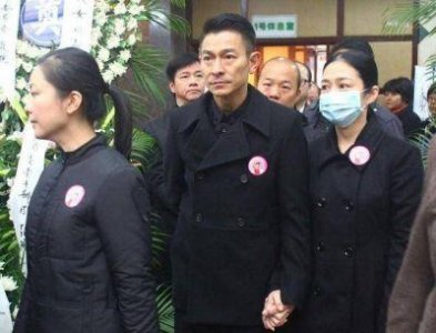 ​张国荣葬礼上刘德华为何缺席？张学友揭示背后真相