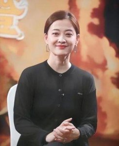​45岁梅婷的两段婚姻：一次闪婚又离婚，再嫁对人幸福美满