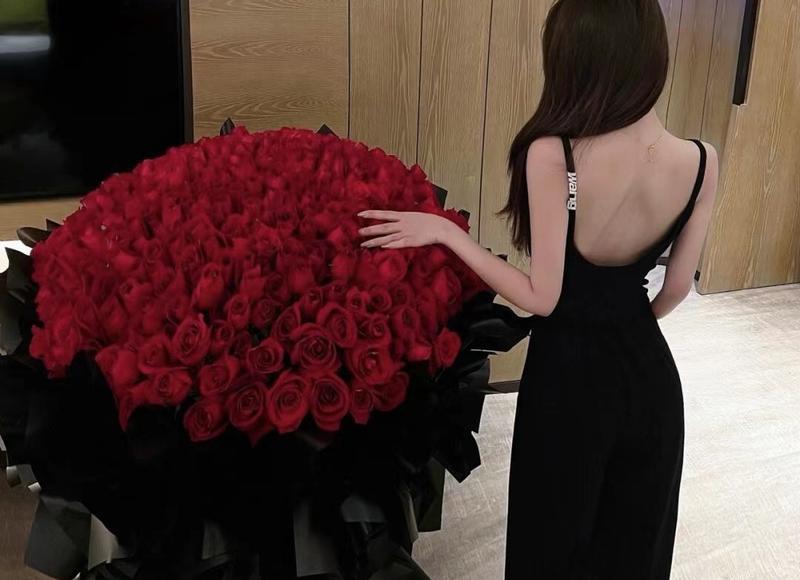 跟男朋友吵架了该不该主动找他？