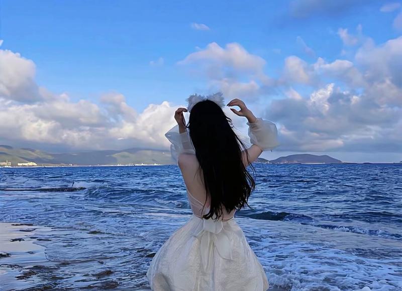 放手吧，她不爱你！四川一男子接女朋友迟到，被要求“滚水坑”