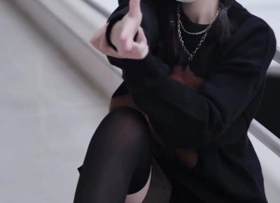 谢依霖大方秀二胎孕肚,明星生二胎那么简单真的适合普通人吗?